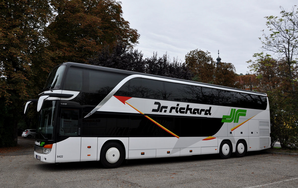 Setra 431 TD von Dr. Richard aus Wien in Krems gesehen.