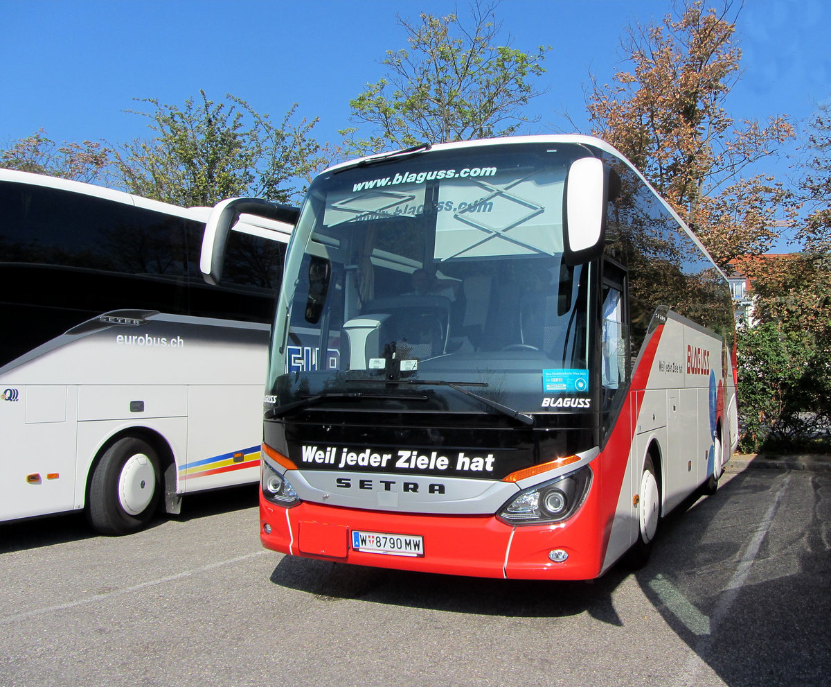 Setra 511 HD von Blaguss Reisen aus Wien in Krems.