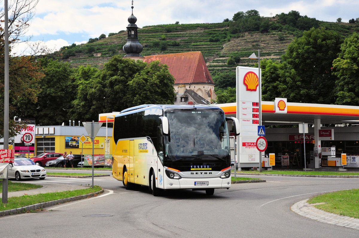 Setra 511 HD von Gruber Reisen aus �sterreich in Krems gesehen.
