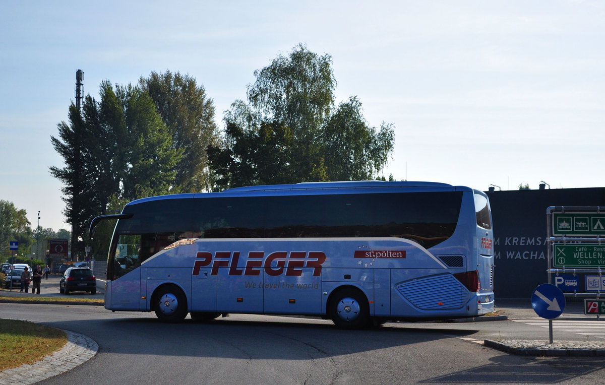 Setra 511 HD von Pfleger Reisen aus �sterreich in Krems.