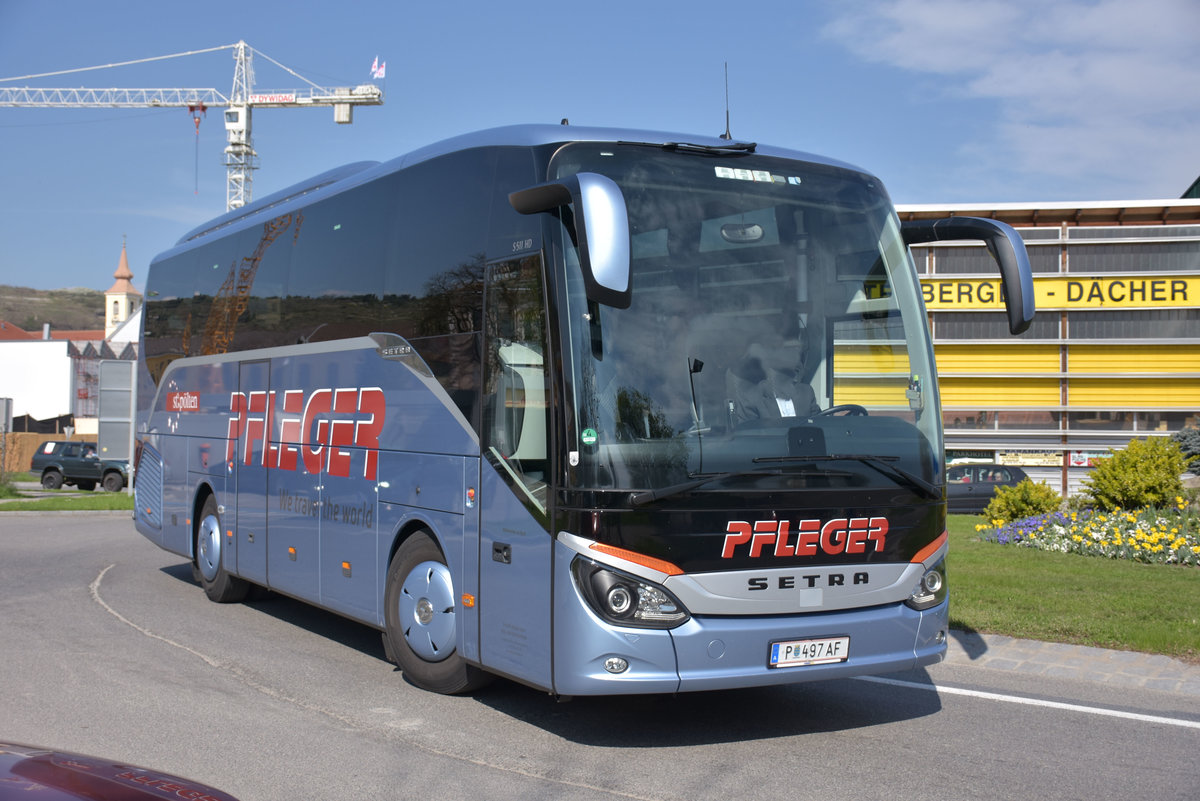Setra 511 HD von Pfleger Reisen aus Nieder�sterreich in Krems.
