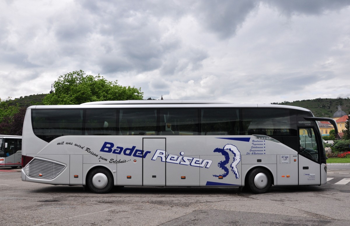 Setra 515 HD von Bader Reisen aus der BRD am 9.5.2015 in Krems.