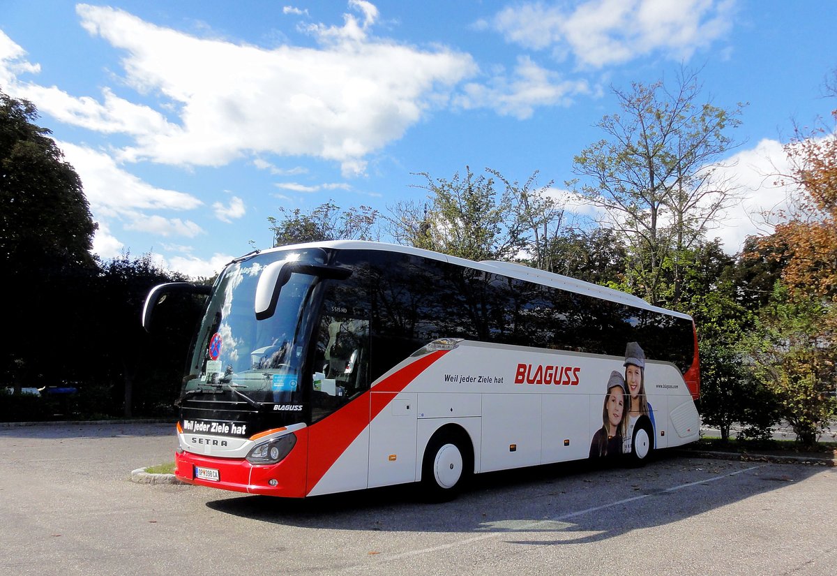 Setra 515 HD von Blaguss Reisen aus �sterreich in Krems gesehen.