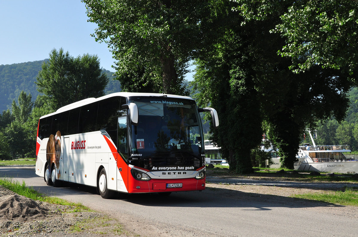 Setra 515 HD von Blaguss Reisen aus der Slowakei in D�rnstein bei Krems gesehen.