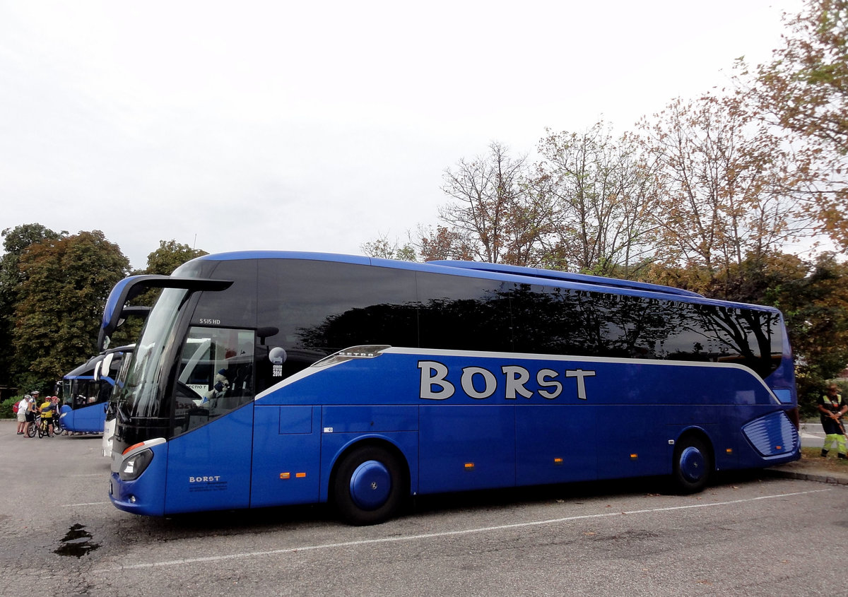 Setra 515 HD von Borst Reisen aus der BRD in Krems.