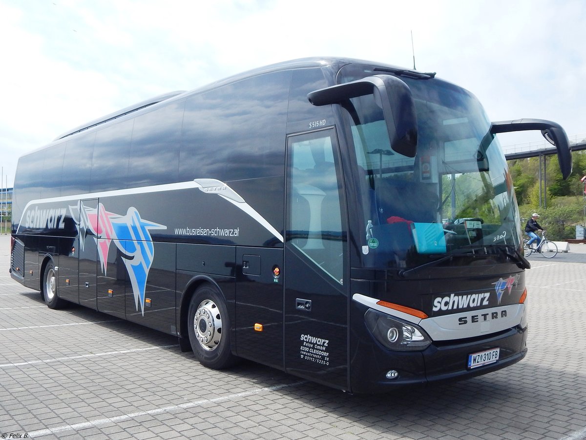 Setra 515 HD von Schwarz aus Österreich im Stadthafen Sassnitz.