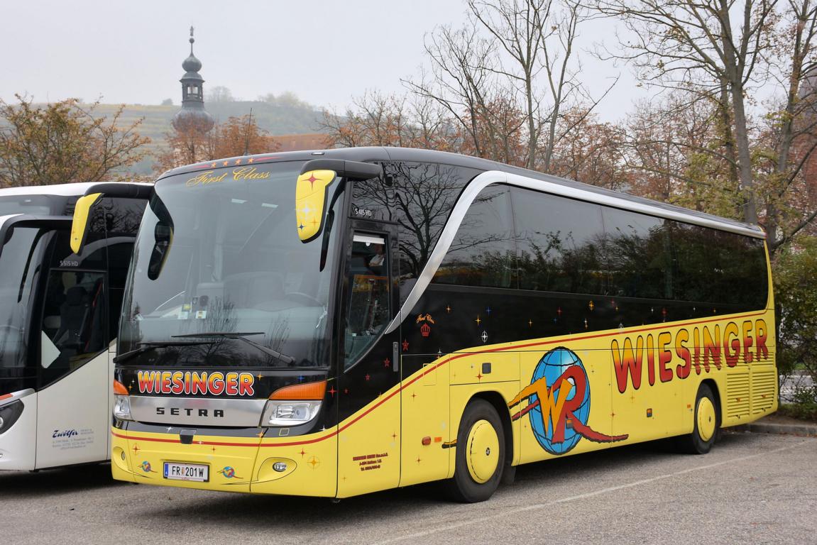 Setra 515 HD von WIESINGER Reisen aus Ober�sterreich 2017 in Krems gesehen.