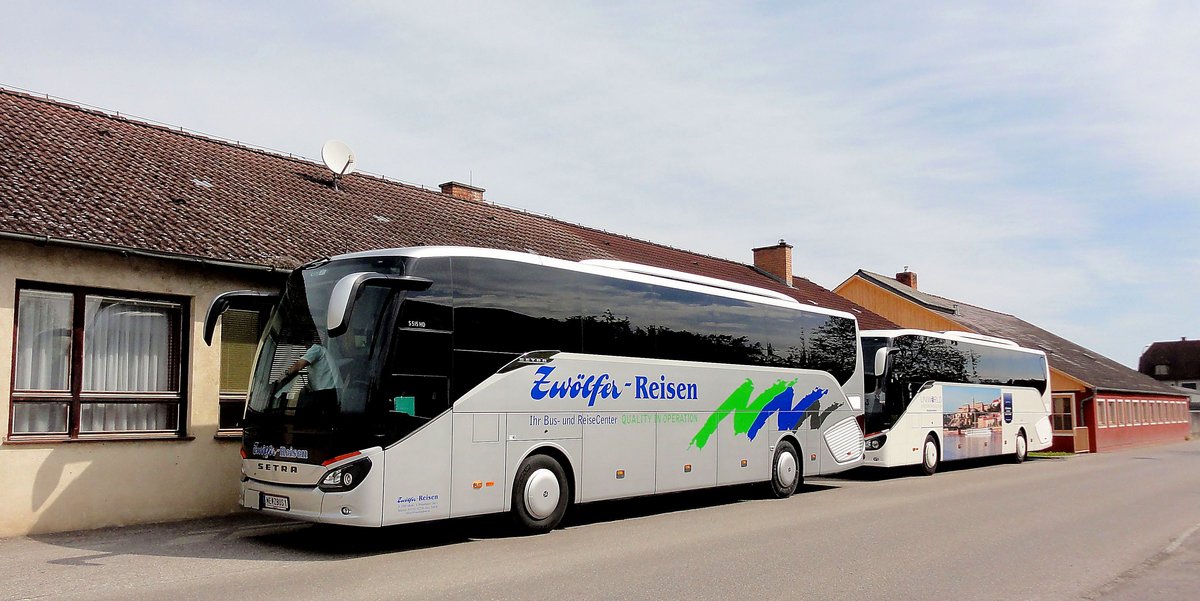 Setra 515 HD von Zw�lfer Reisen in Mautern gesehen.Rechts ein  Setra 516 HD von Euroguide.hu