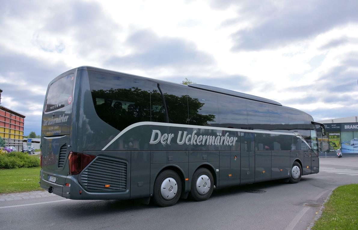 Setra 516 HD von  Der Ukerm�rker  aus der BRD in Krems.
