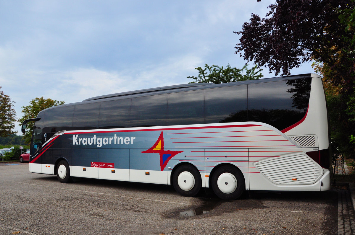 Setra 516 HD von Krautgartner Reisen aus sterreich in Krems gesehen.