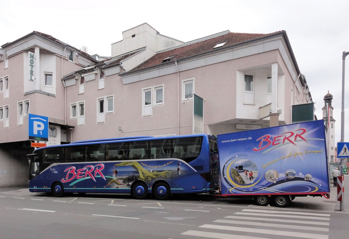 SETRA 516 HD mit herrlich gestyltem Radanh�nger von BERR Reisen aus Deutschland im August 2013 in der Steiermark/�sterreich gesehen.