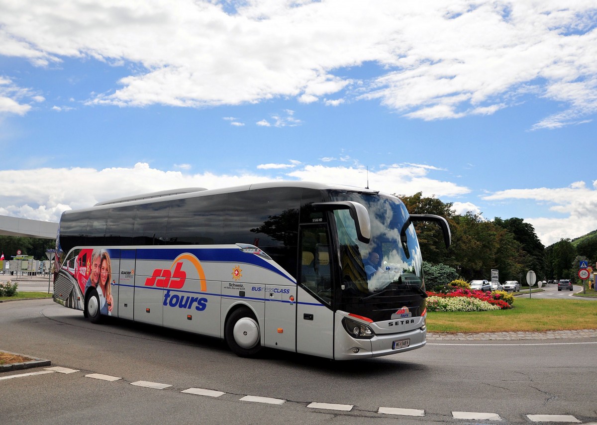 Setra 516 HD von SAB tours aus �sterreich im Juni 2015 in Krems gesehen.