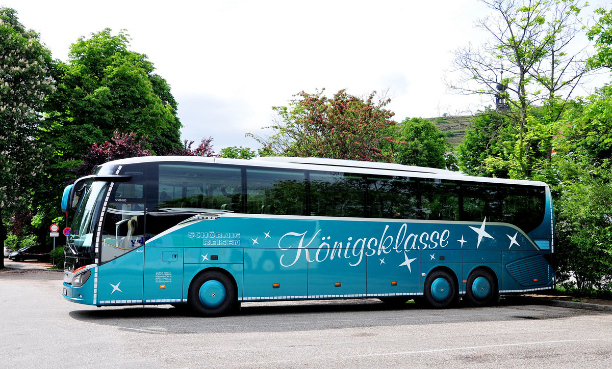 Setra 516 HD von Sch�rnig Reisen aus der BRD in Krems gesehen.