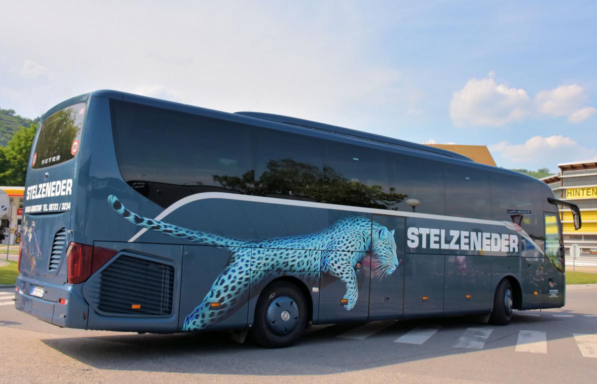 Setra 516 HD von Stelzeneder Reisen aus der BRD 2018 in Krems.