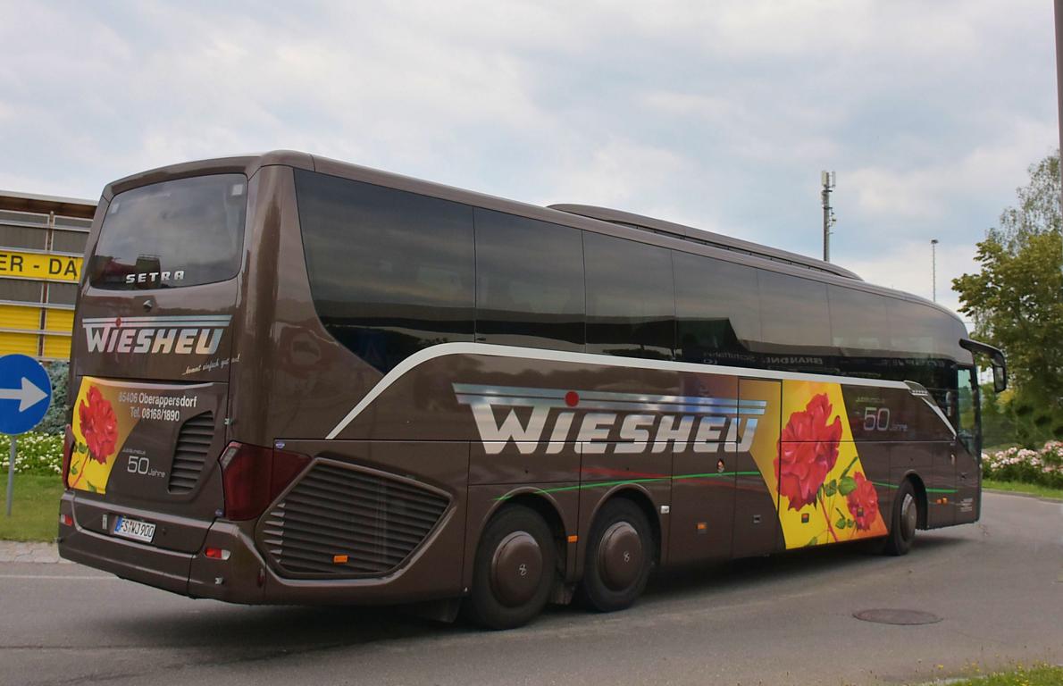 Setra 516 HD von WIESHEU Reisen aus DE 2018 in Krems gesehen.