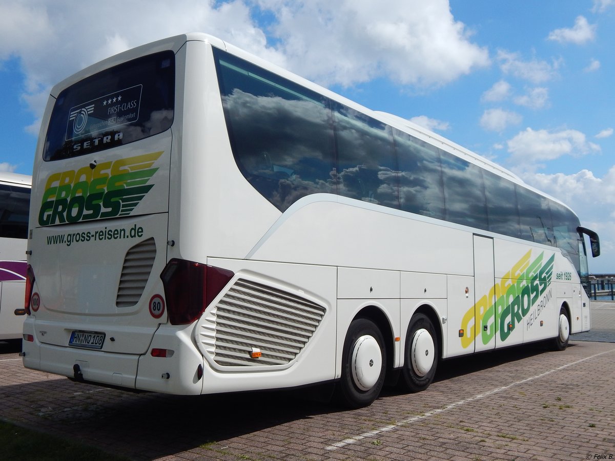 Setra 517 HD von Gross aus Deutschland im Stadthafen Sassnitz.