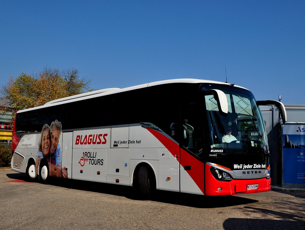 Setra 517 HD  Rolli Tours  von Blaguss Reisen aus Wien in Krems.