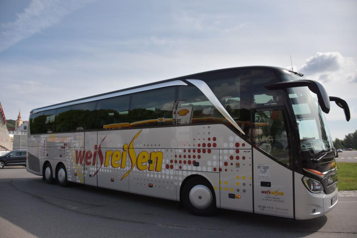 Setra 517 HDH von Weis Reisen aus der BRD 2018 in Krems.