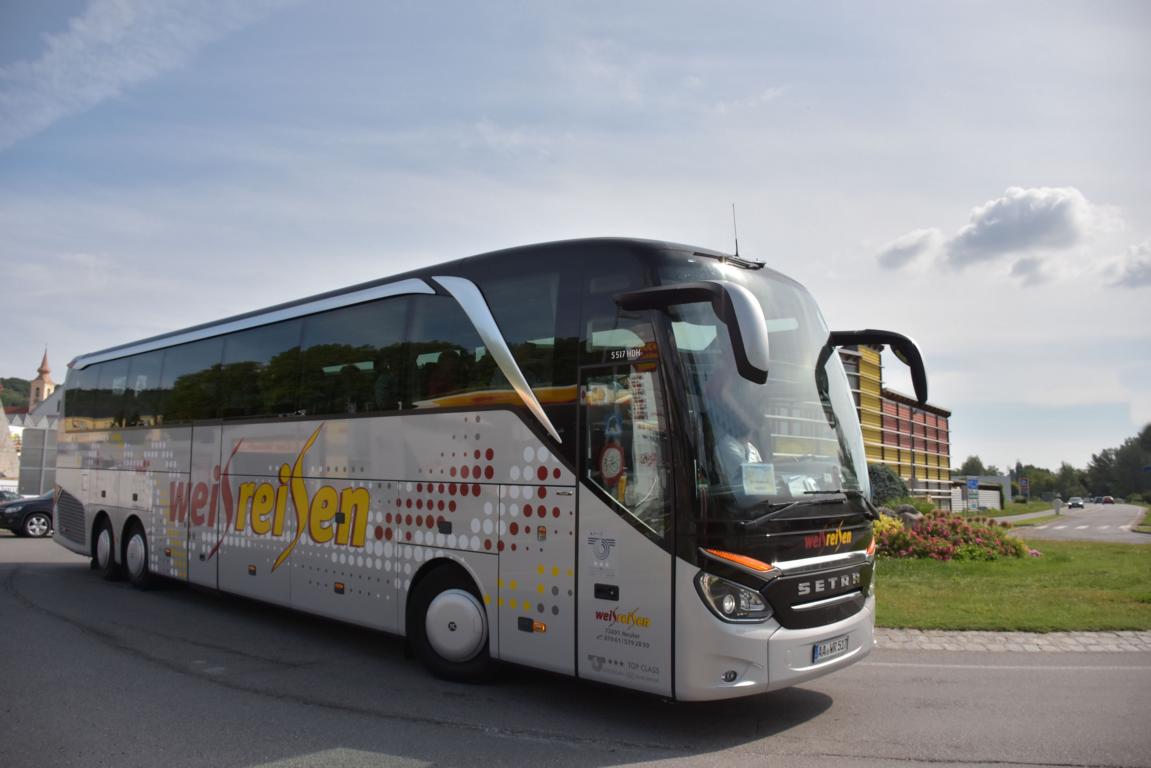 Setra 517 HDH von Weis Reisen aus der BRD 2018 in Krems.