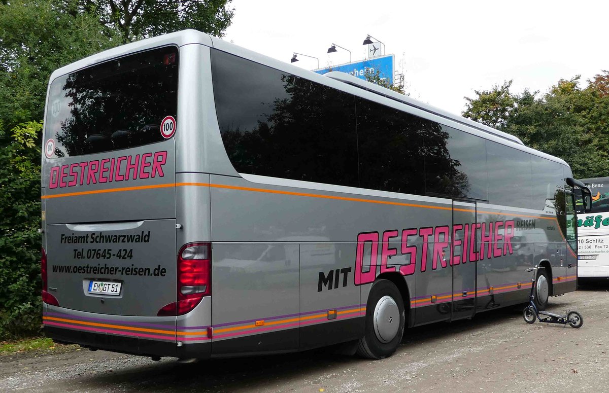 Setra S 415 GT von  OESTREICHER  - Reisen steht auf dem Busparkplatz der Veterama 2017 in Mannheim, Oktober 2017