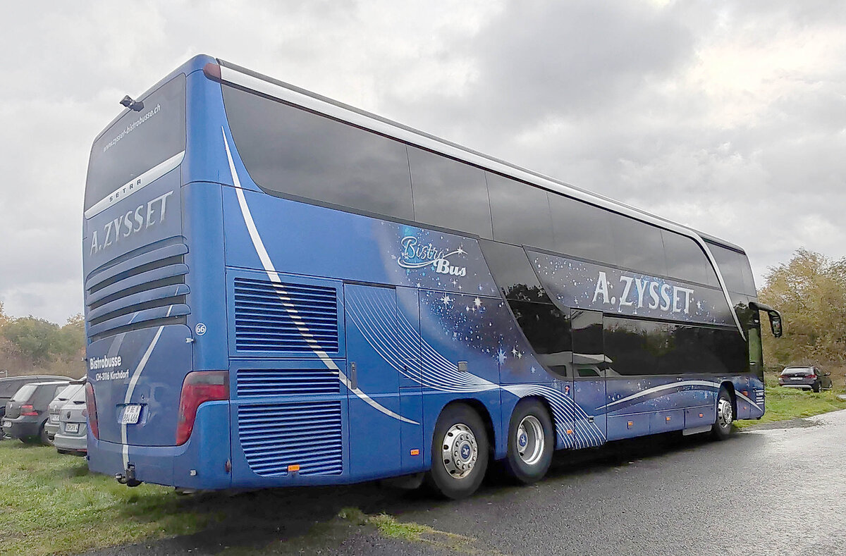 Setra S 431 DT von ZYSSET-Bistro-Busse steht auf dem Parkplatz der Alsfelder Bulldogmesse