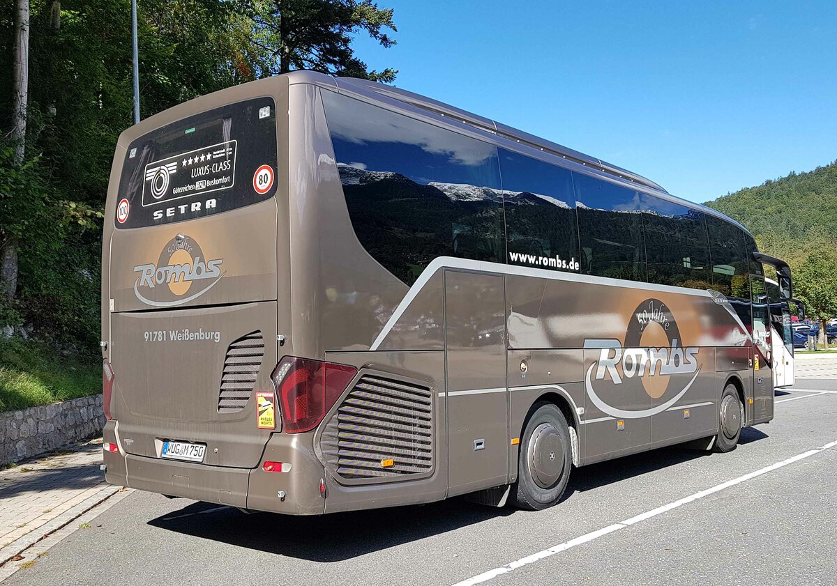 =Setra S 511 HD vom Busunternehmen ROMBS steht auf dem Busparkplatz am K�nigsee, 09-2022