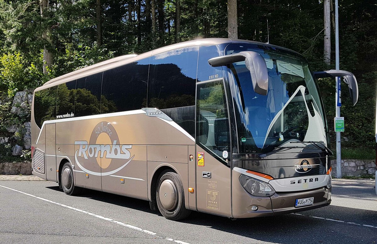 =Setra S 511 HD vom Busunternehmen ROMBS steht auf dem Busparkplatz am K�nigsee, 09-2022