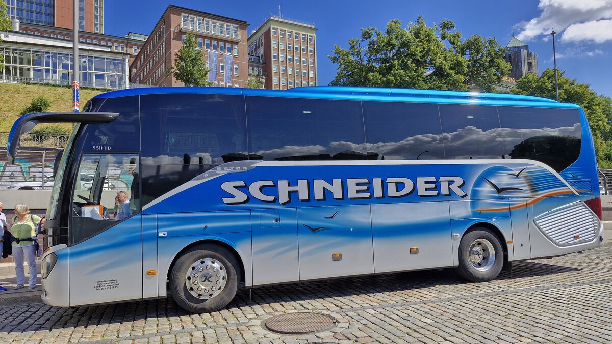 Setra S 511 HD, SO 28915, in Hamburg bei den Landungsbrücken, Schneider Reisen und Transport AG, Langendorf, Aufgenommen am 8. Juli 2024