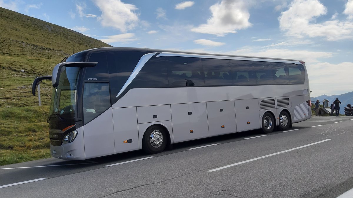 Setra S516 HDH, Schneider Reisen & Transport AG, Langendorf, SO 21615, unterwegs auf der Nockalmpanoramastrasse in K�rtnen
