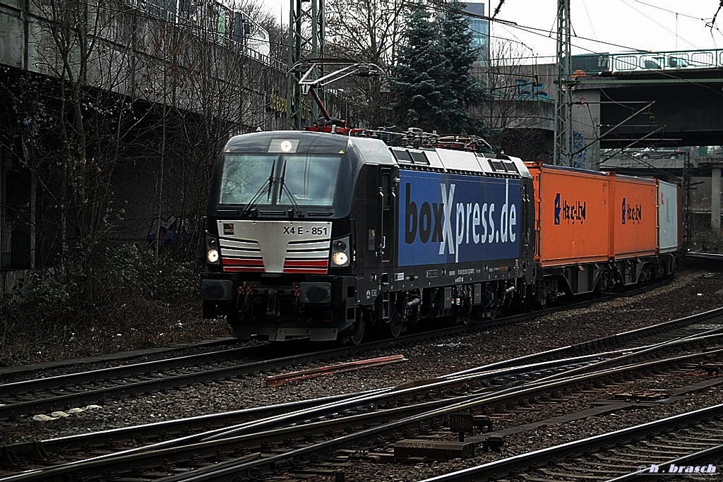 SIEMENS-VECTRON 193 851 zog einen containerzug am 24.03.14 durch hh-harburg