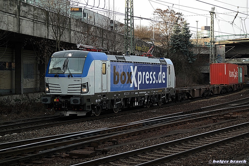 SIEMENS-VECTRON 193 881 zog am 14.02.14 einen intermodal durch hh-harburg