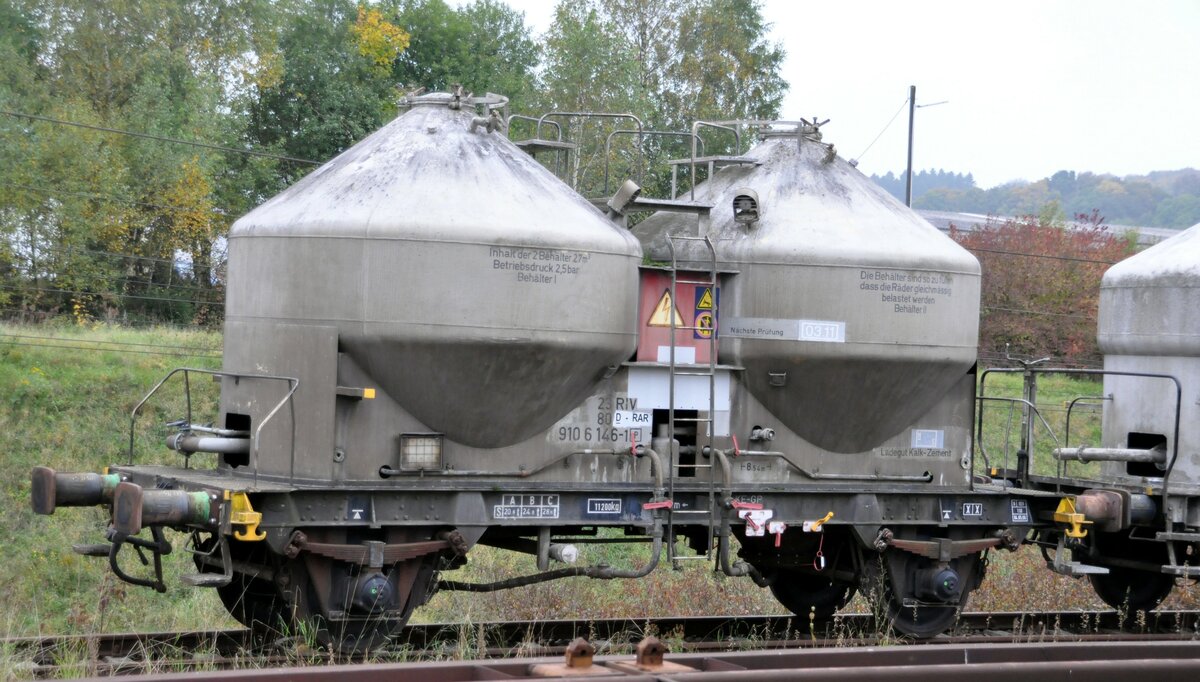 Silowagen Typ D-RAR 23 RIV 80 D-RAR 910 6 146-1 P in Amstetten am 07.10.2010.