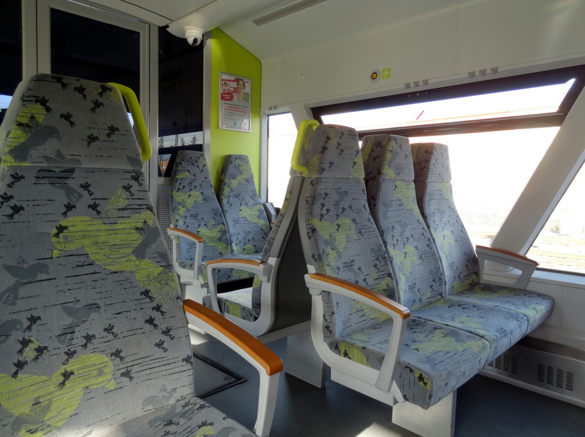 Sitzlandschaft in einem Agilis Triebwagen.
Aufgenommen im Februar 2014. 
