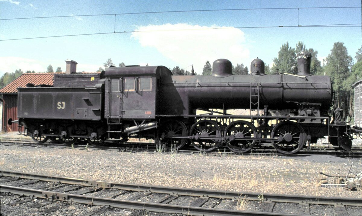 SJ Dampflok Type E (II) Nr.1090, eine D-Dampflok mit Innenzylindern im TGOJ Eisenbahnmuseum in Gr�ngesberg am 02.08.1994. Die Lok stammt aus der sogenannten Kriegsreserve.