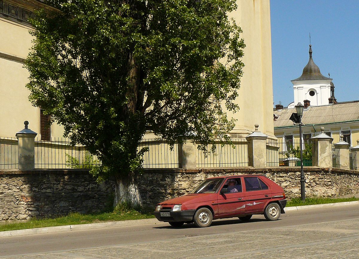 Skoda Favorit. Zhovkva, Ukraine 29-05-2012.