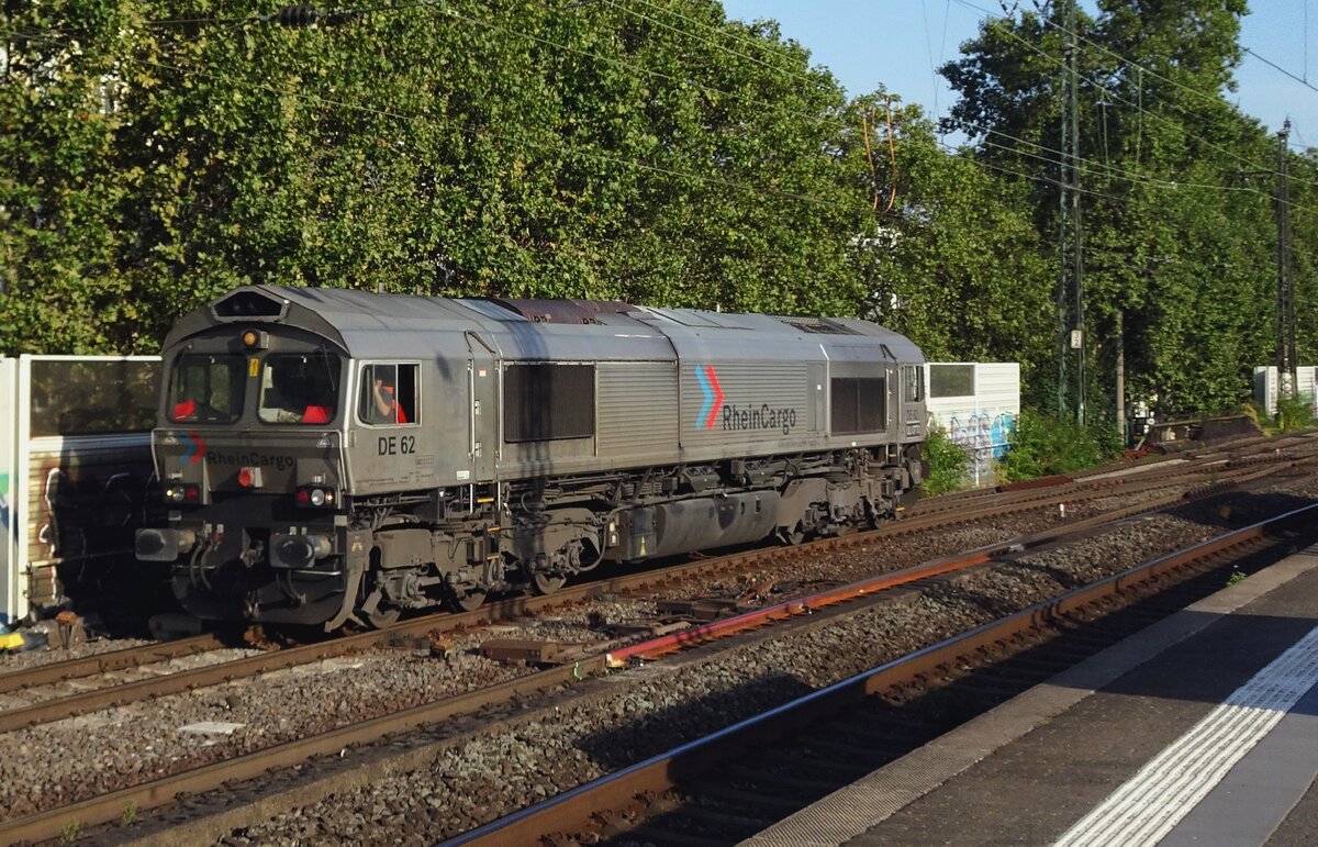 Solofahrt für RheinCargo DE62 durch Köln Süd am 22 September 2021.