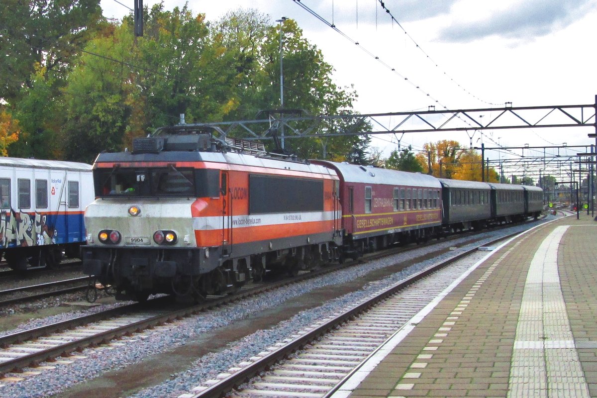 Sonderzug mit 9904 durchfahrt am 25 Oktober 2015 Dordrecht.