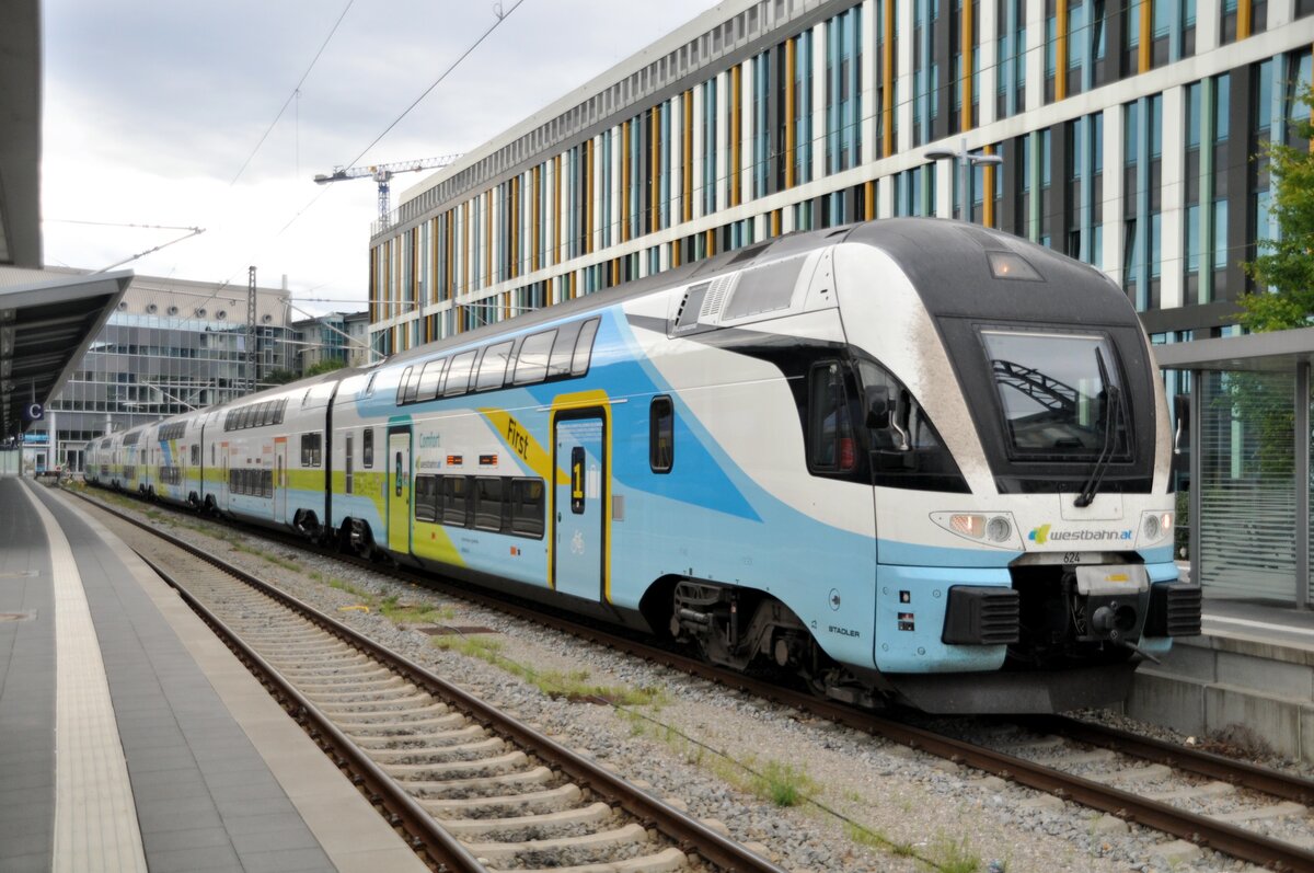 Stadler KISS 200 93 85 4010 024-6 CH-WSTBA in München am 15.08.2022.