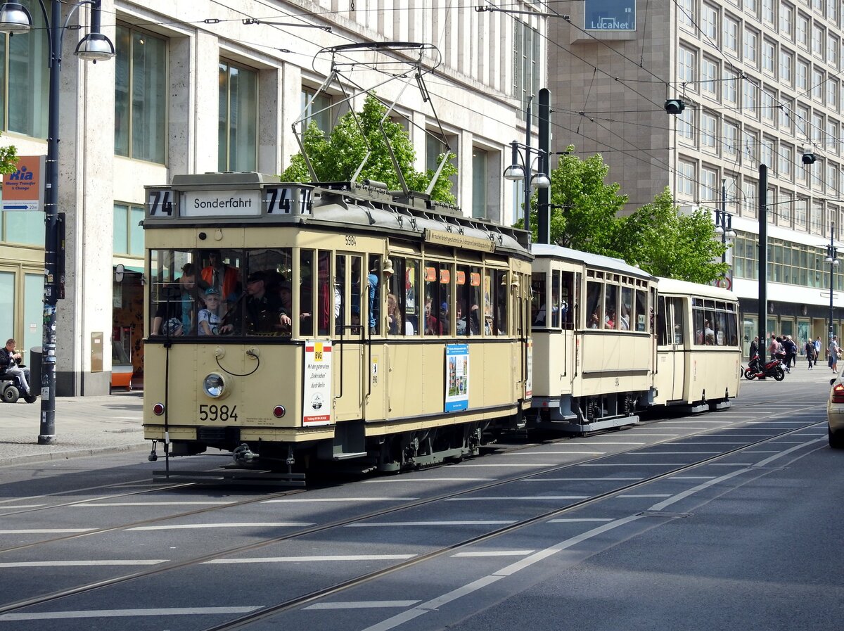 Stadtverkehr Berlin, T 24-49 Nr.5984 von Hawa Baujahr 1925 am Alexanderplatz in Berlin am 14.05.2017.