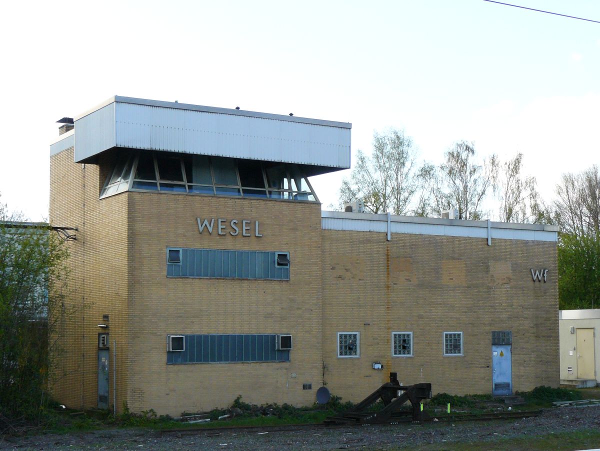 Stellwerk Wesel am 18-04-2015.

Seinhuis Wesel 18-04-2015.