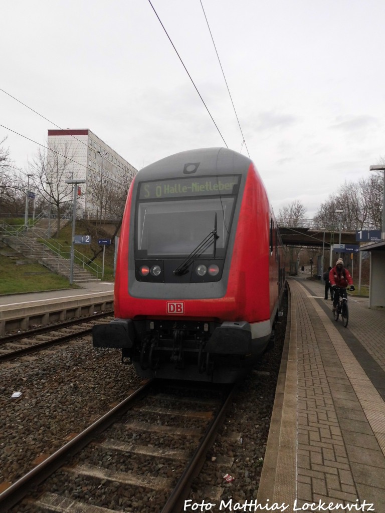 Steuerwagen von 143 XXX als S7 mit ziel Halle-Nietleben im Bahnhof Halle-Zscherbener Stra�e am 29.1.16