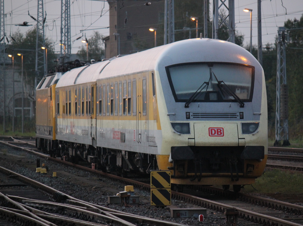 Steuerwagen+ RAILab 1 und 120 502 abgestellt im Rostocker Hbf.16.09.2014