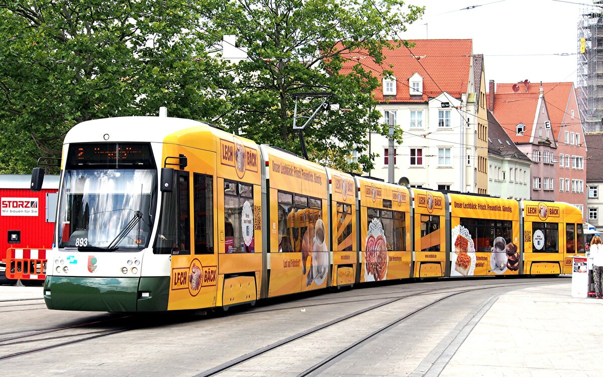 Stra�enbahn / Stadtverkehr; Augsburg;  CityFlex CF8 Nr.893 von Bombardier Baujahr 2010 in Augsburg beim K�nigsplatz am 27.06.2014.