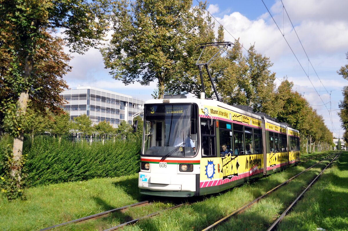 Stra�enbahn / Stadtverkehr Augsburg; GT 8 Nr.606 nahe Umweltamt in Augsburg am 17.09.2010.