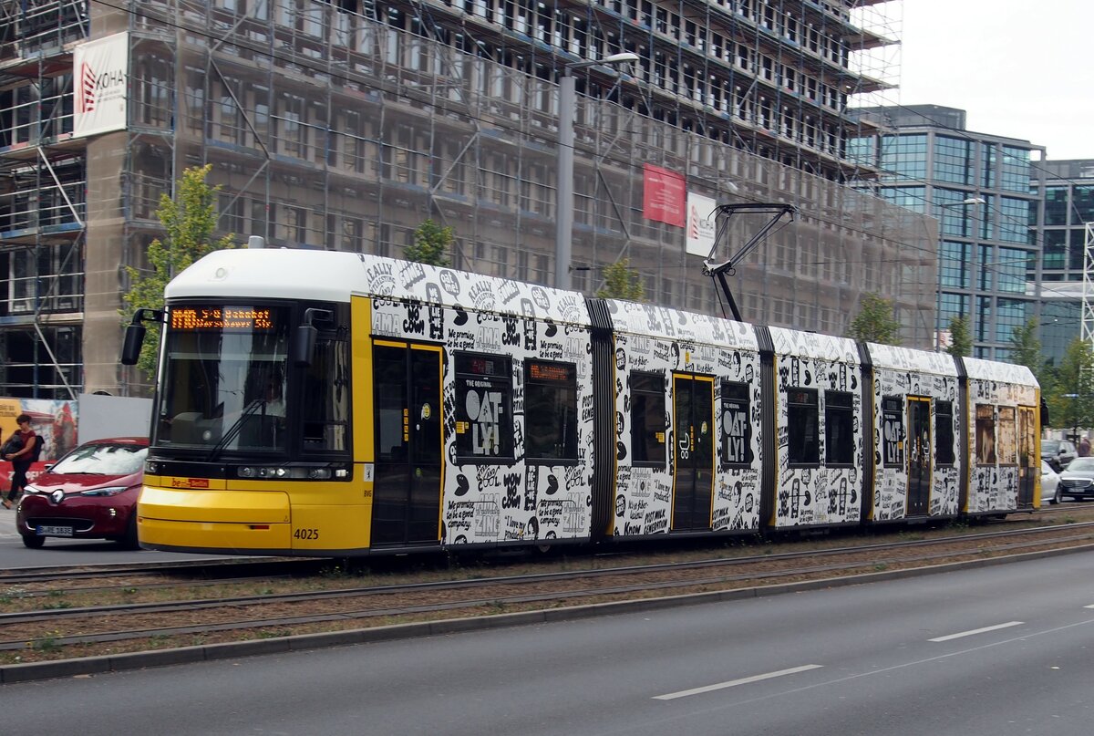 Stra�enbahn / Stadtverkehr; Berlin;  GT 6-12 ZRK Nr.4025 von Bombardier Baujahr 2013 in Berlin am 11.09.2018.