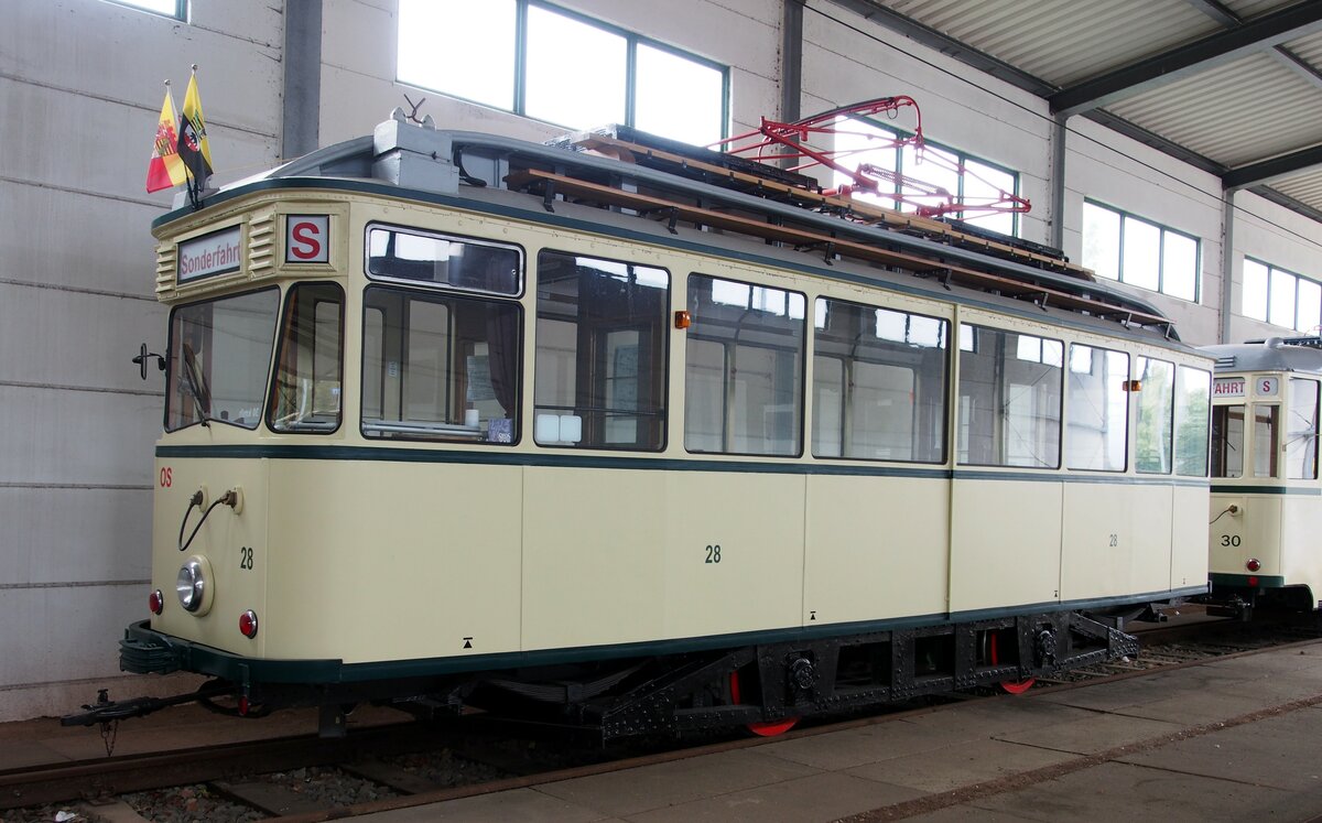 Stra�enbahn / Stadtverkehr; Dessau;   Tram Typ 22a Nr.28. von Werdau Baujahr 1925 als Museumsfahrzeug in Dessau am 12.10.2016.