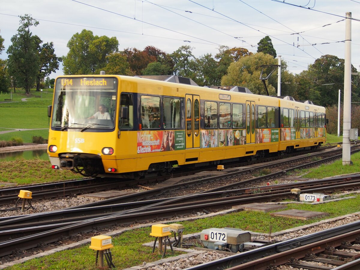 Stra�enbahn / Stadtverkehr Stuttgart; DT 8-S Nr.4125 und 4126 bei der Haltestelle Mineralb�der am 09.10.2014.