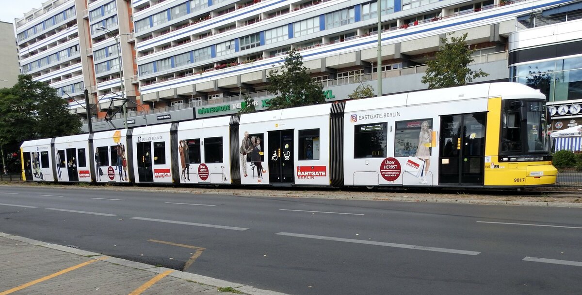 Straßenbahn / Stadtverkehr; U-Bahn; Berlin;    GT 8-11 ZRL Nr.9017 von Bombardier Baujahr 2014 am Alexanderplatz in Berlin am 12.09.2018.