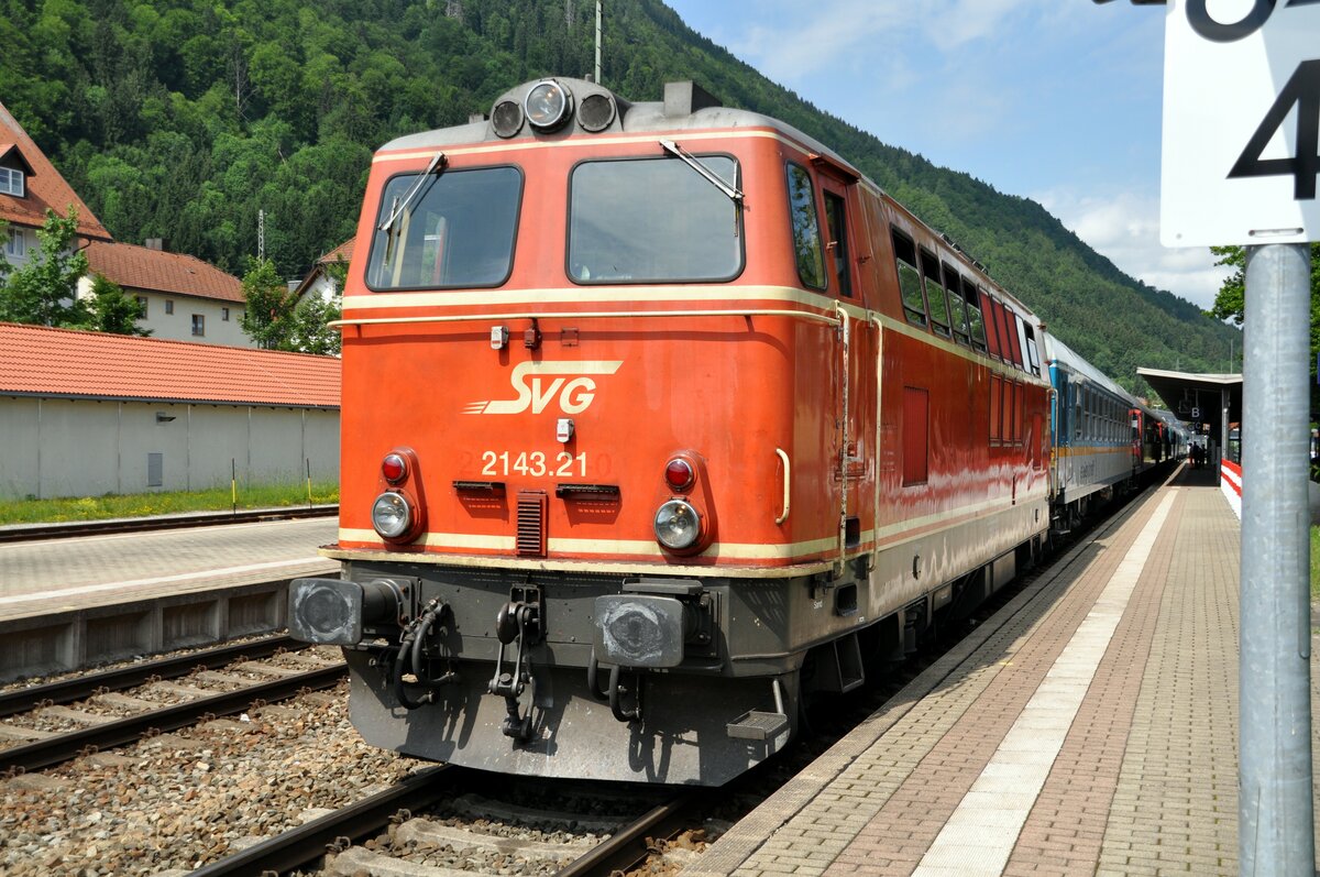 SVG 2143.21 der Stauden-Verkehrs-Gesellschaft mbH 92 80 2143.021 D-STVG in Immenstadt am 23.06.2012.
