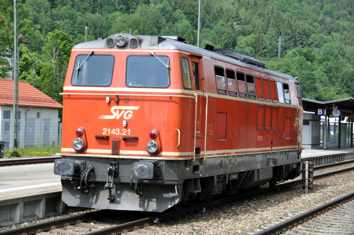 SVG 2143.21 der Stauden-Verkehrs-Gesellschaft mbH  Nr. 92 80 2143.021 D-STVG in Immenstadt am 23.06.2012.